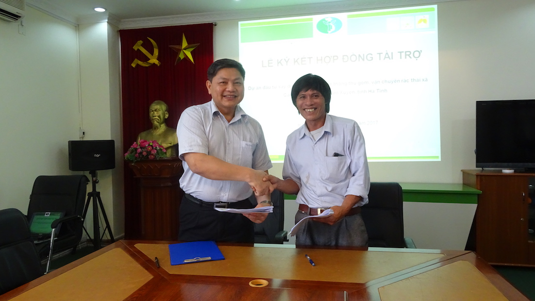 Quỹ[-]BVMTVN[-]tài[-]trợ[-]dự[-]án[-]đầu[-]tư[-]xây[-]dựng[-]Hệ[-]thống[-]thu[-]gom,[-]vận[-]chuyển[-]rác[-]thải[-]tại[-]Cẩm[-]Thành,[-]Hà[-]Tĩnh.